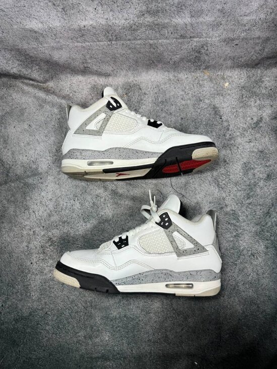 Size 7 | Jordan 4 White Cement With Box | Pre-Owned main image 8